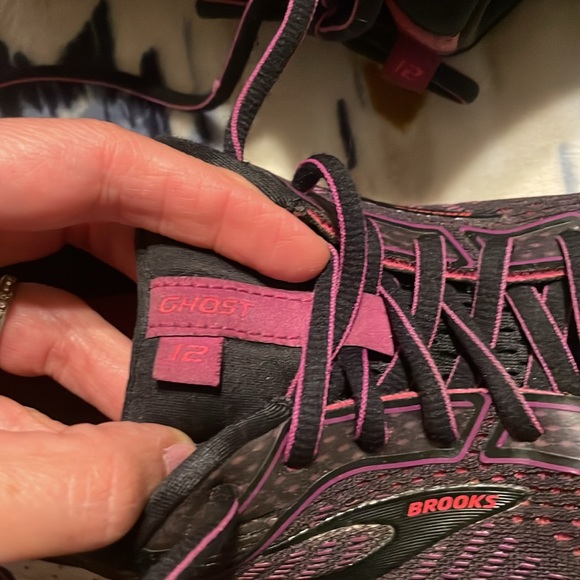 Women’s brooks sneakers size 8 - Picture 4 of 8